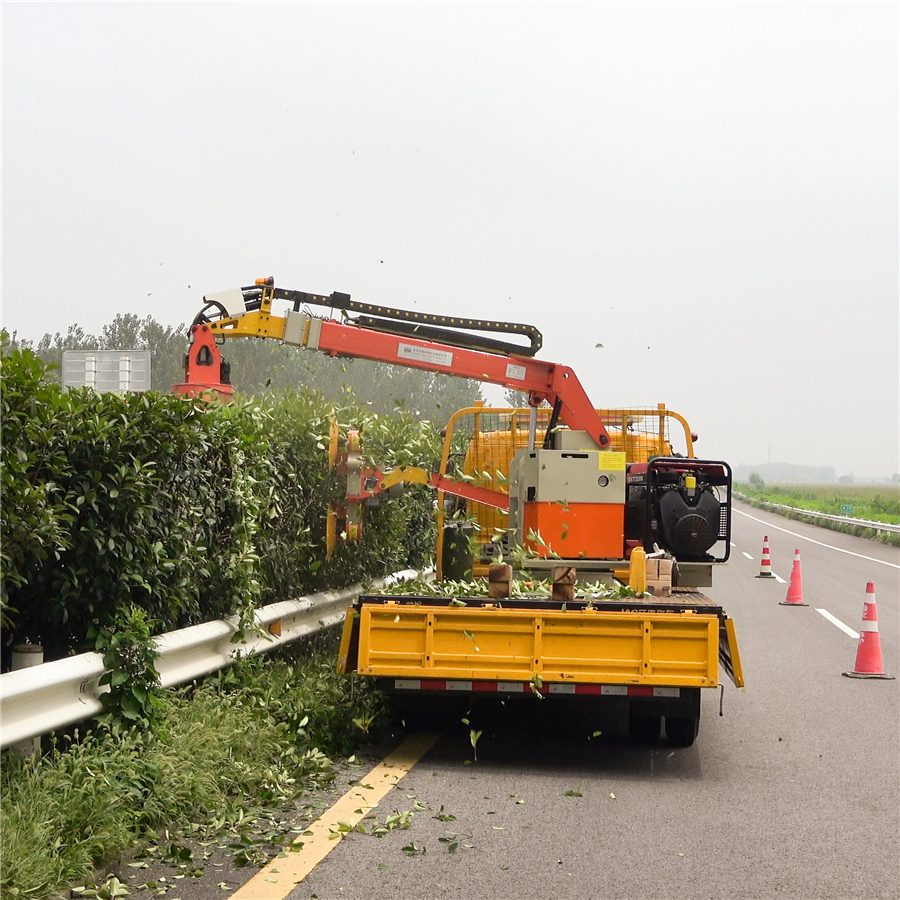 车载式公路绿篱及边坡灌木修剪机